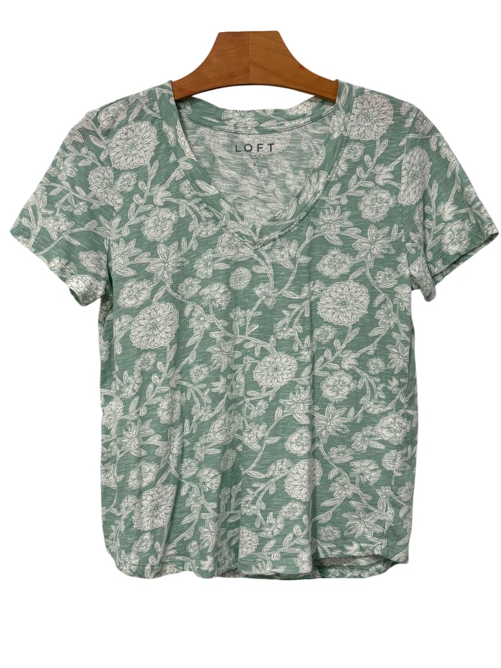 NEW! Loft V-neck Slubbed Cotton Tee Vintage Washed Floral Small
